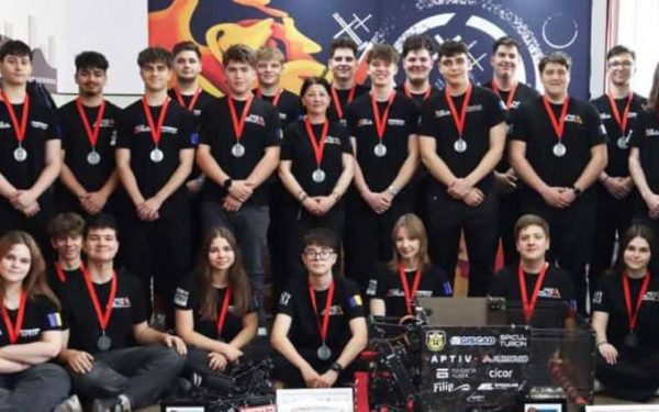 Roboții din Arad, la Mondialul din SUA: Mai au nevoie de 10.000$ în 5 zile!