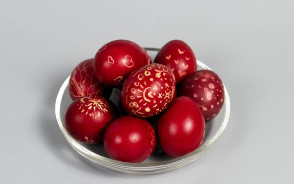 Cât timp poți păstra ouăle de Paște la frigider, fără griji