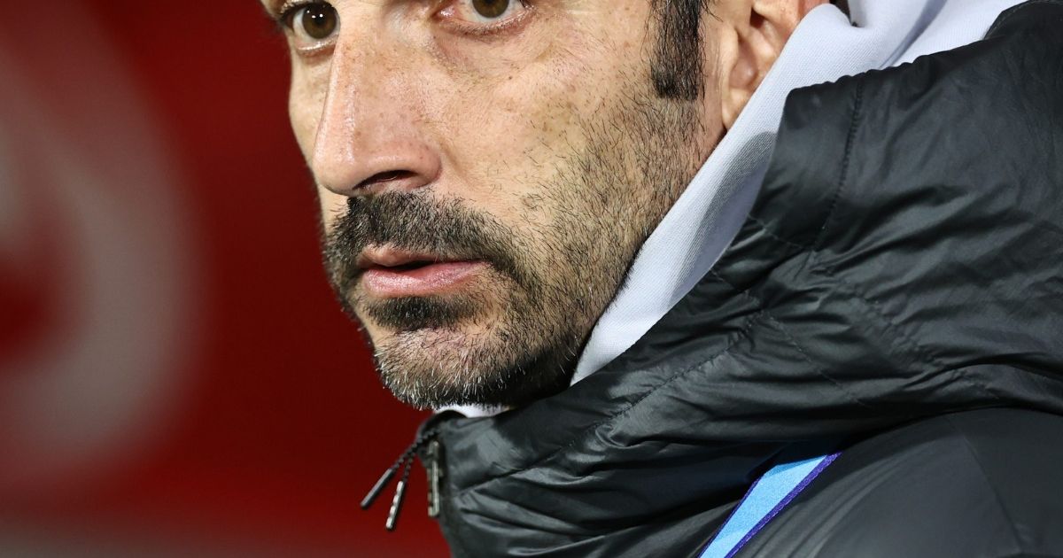 Elias Charalambous, fostul antrenor de la FCSB, pare să își planifice deja revenirea în fotbal după despărțirea de campioana României de luna trecută