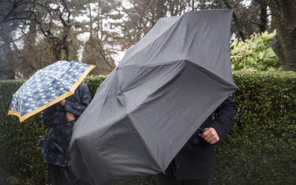 Vreme severă în România: Ploi, vânt puternic și ninsori. ANM, alertă cod galben