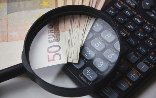 Capitalul străin, dominant în finanțe: Cine dictează soarta României