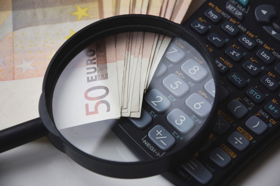 Capitalul străin, dominant în finanțe: Cine dictează soarta României