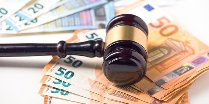 Parchetul Bucureștiului anchetează o rețea de evaziune fiscală în domeniul construcțiilor Parchetul de pe lângă Tribunalul București a pus în mișcare acțiunea penală împotriva a șase persoane fizice, suspectate de evaziune fiscală prin înregistrarea de achiziții fictive