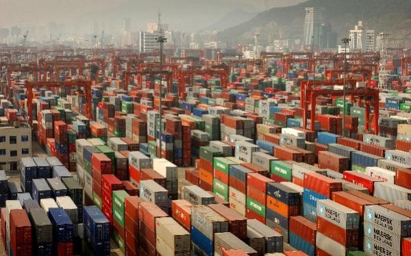 În ciuda Bruxelles-ului: Deficitul UE cu China, tot mai mare în 2025