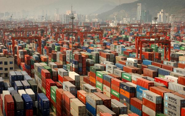 În ciuda Bruxelles-ului: Deficitul UE cu China, tot mai mare în 2025