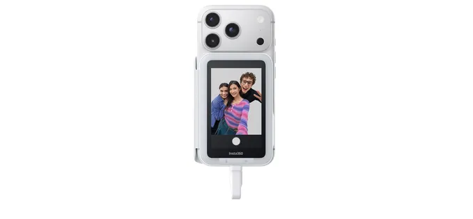 Insta360 a lansat un ecran colorat, de mici dimensiuni, care se atașează magnetic pe spatele telefoanelor, cu scopul de a îmbunătăți experiența de realizare a fotografiilor de tip selfie și a înregistrărilor video