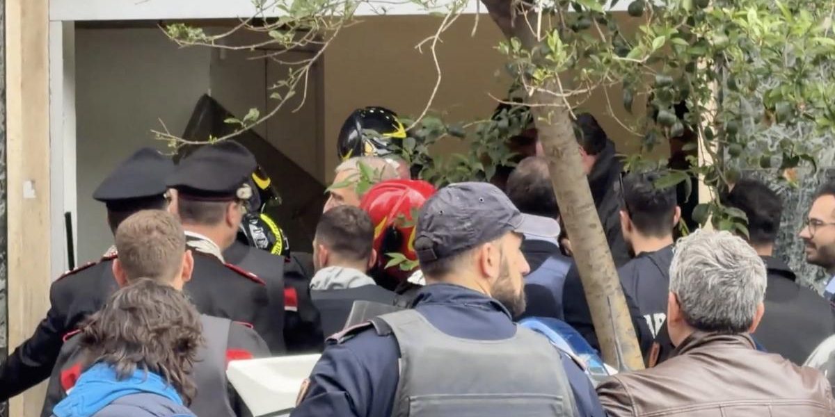 Jaful spectaculos la o bancă din Napoli: Hoții au dispărut printr-o gaură!