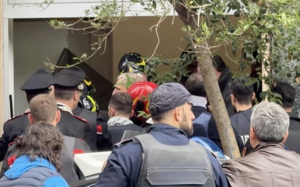 Jaful spectaculos la o bancă din Napoli: Hoții au dispărut printr-o gaură!