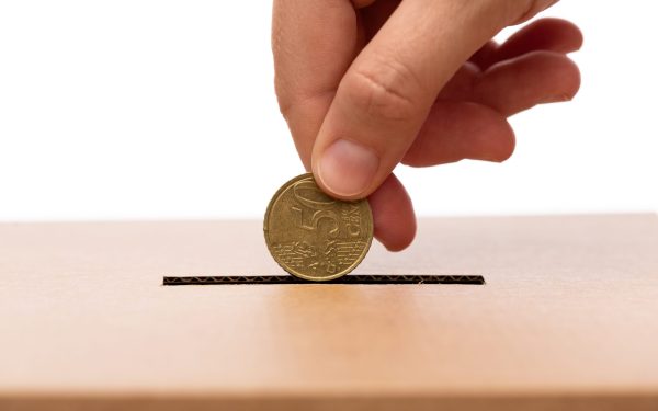 Sfatul experților: Cum scapi de dependența financiară, tinere