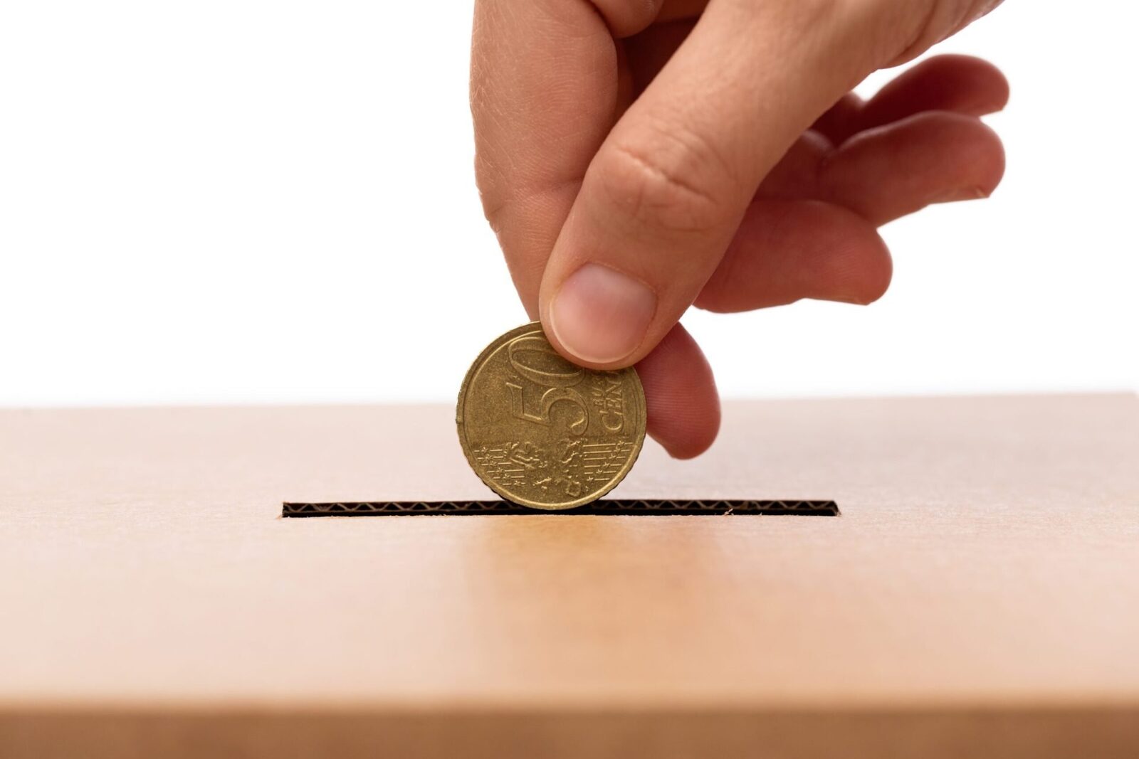 Sfatul experților: Cum scapi de dependența financiară, tinere
