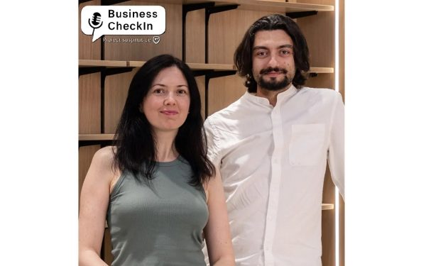 StartupCafe: Arhitecți români, succes în afaceri. „Definim drumul!”