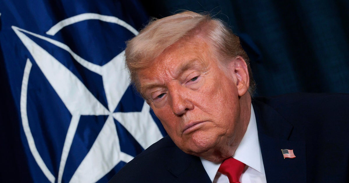Președintele SUA, Donald Trump, a anunțat recent că ia în considerare retragerea Statelor Unite din NATO, în contextul tensiunilor generate de războiul din Iran și de nemulțumirea față de cheltuielile de apărare ale aliaților europeni