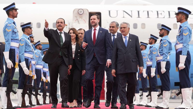 Negocieri cruciale: Vance și oficialii iranieni discută în Pakistan despre război