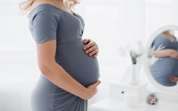 Paracetamol în sarcină: cel mai amplu studiu arată riscul de autism