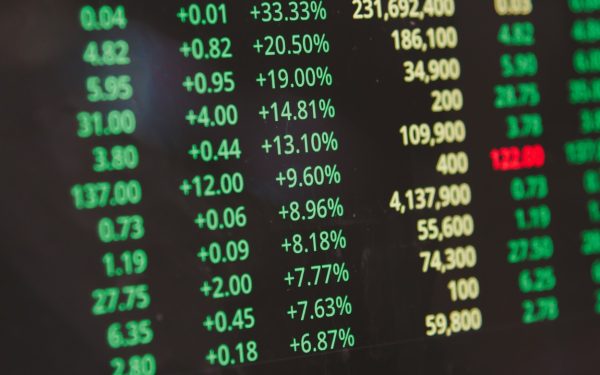 Bursa de la București, pe plus după Paște: BET urcă cu 0,5% pe optimism extern