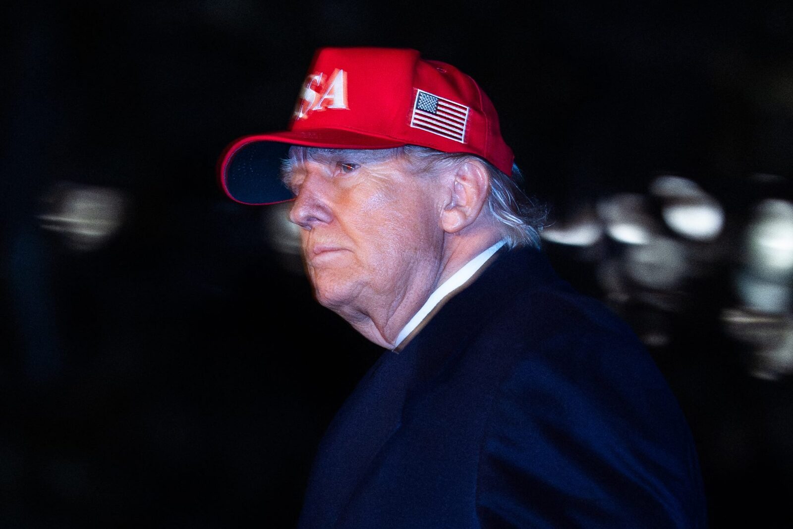 Americanii, tot mai furioși pe Donald Trump: Inflația crește, benzina se scumpește