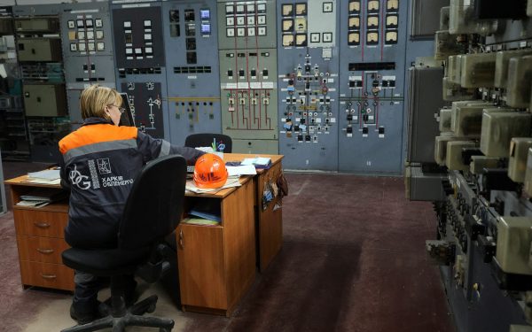 Rușii lovesc Cernihiv: Sute de mii de oameni, fără curent electric după atac
