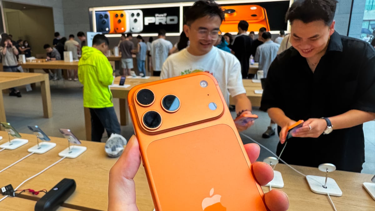Apple continuă să surprindă prin decizii neașteptate legate de paleta de culori a telefoanelor sale flagship
