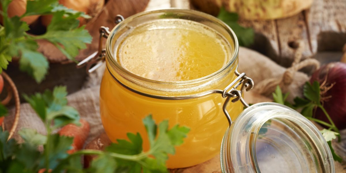 Supe, ciorbe și amintiri: De ce fiecare cultură iubește zeama caldă