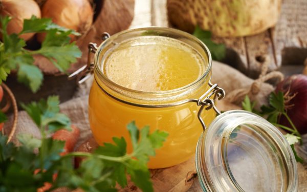 Supe, ciorbe și amintiri: De ce fiecare cultură iubește zeama caldă