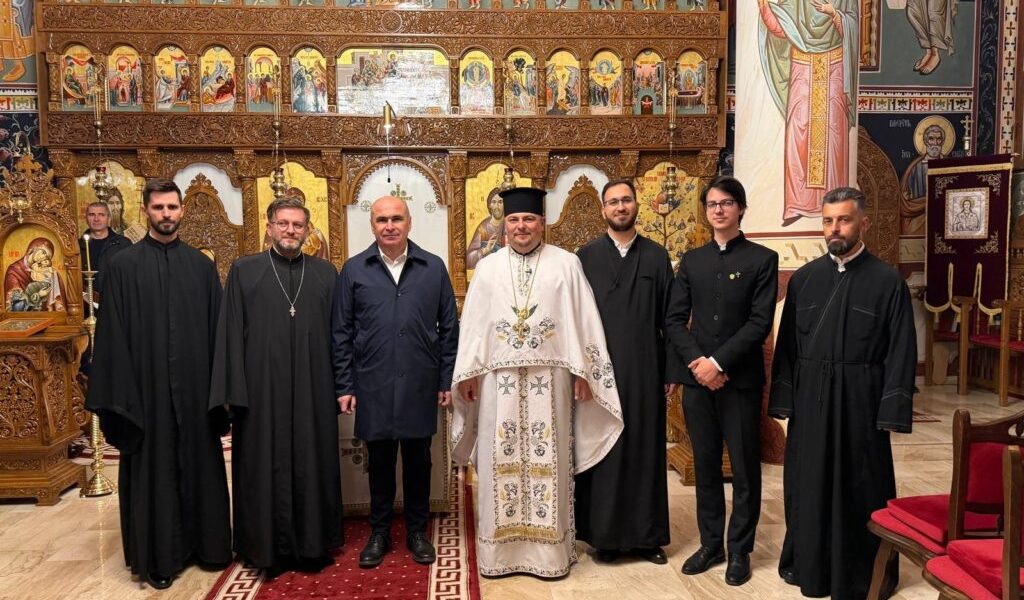 Bolojan, la Sînmartin de Paște: Premierul, alături de credincioși la Înviere