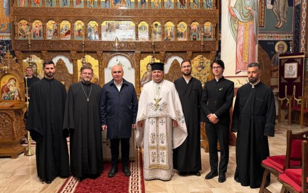 Bolojan, la Sînmartin de Paște: Premierul, alături de credincioși la Înviere