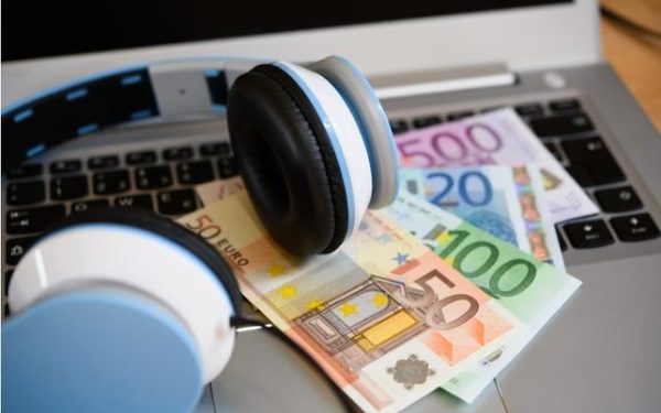 ONG-urile primesc până la 100.000 EUR de la ONJN. Campanii anti-pariuri pe YouTube, TikTok, Instagram