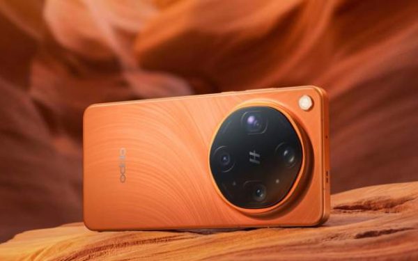 OPPO Find X9 Ultra vine în România: Ce aduce noul telefon cu teleobiectiv?
