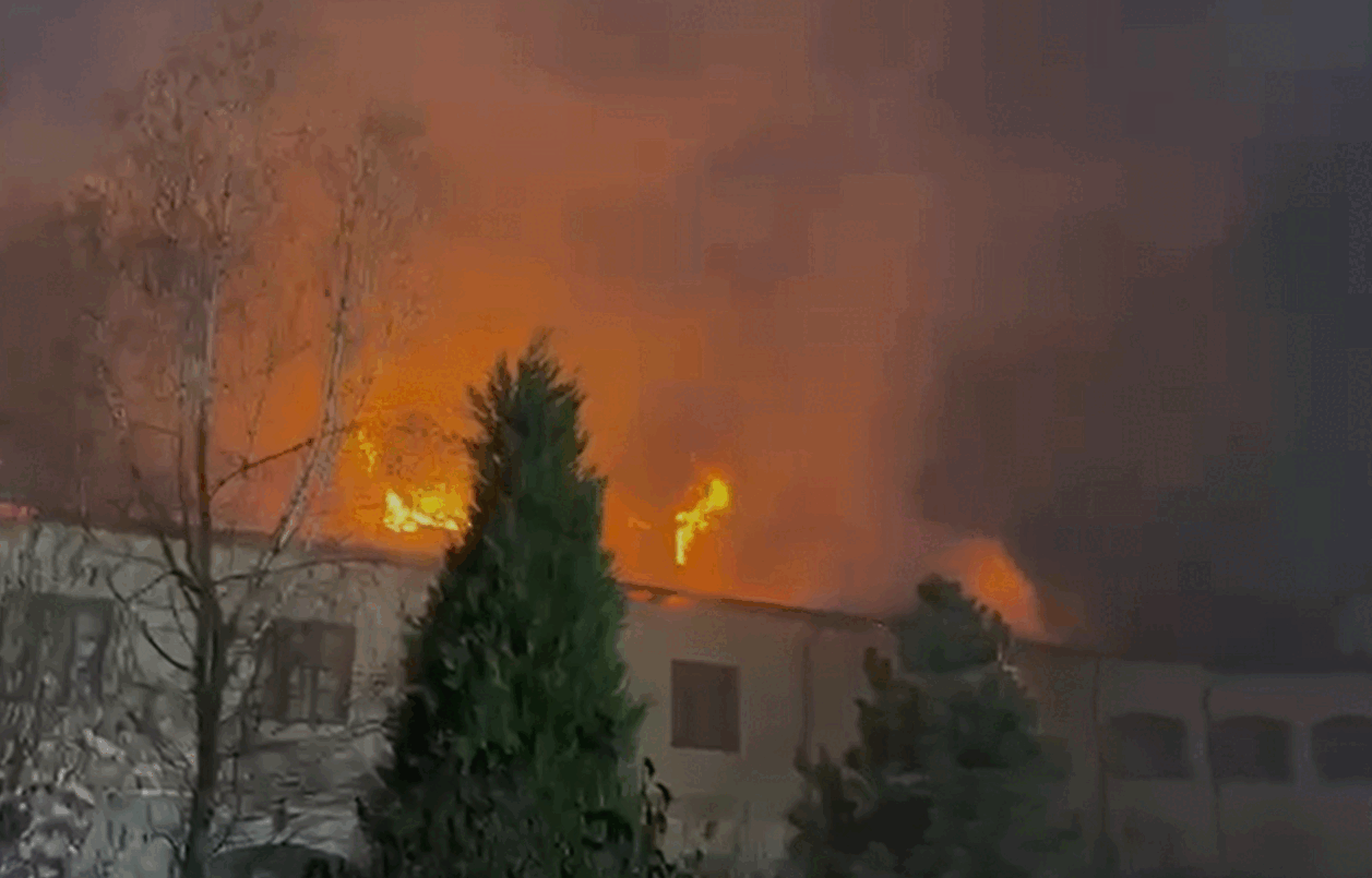 Incendiu puternic de Paște la Mănăstirea Bistrița din Vâlcea