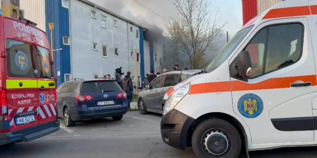 Incendiu în Constanța: Nouă persoane, inclusiv minori, la spital