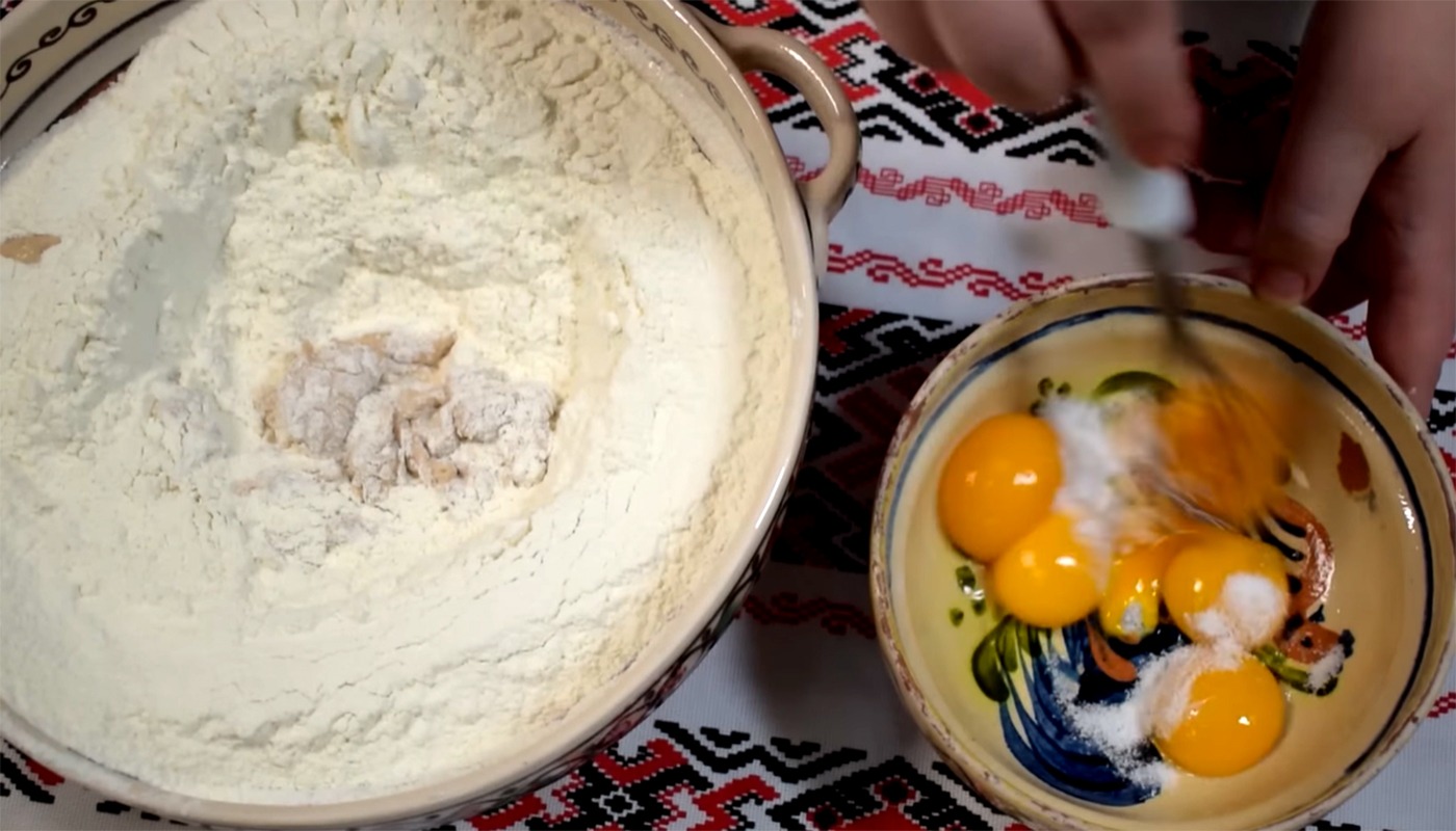 Cozonacul rămâne unul dintre cele mai iubite preparate tradiționale din România, dar și unul dintre cele mai dificile de făcut acasă