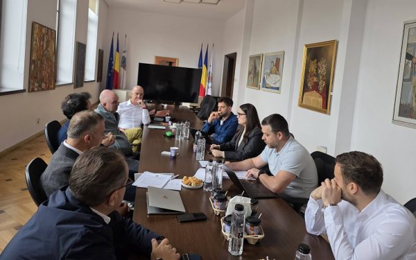 Patronii din București vor terase deschise tot anul