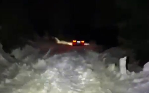 Blocați în zăpadă de Paște: Un tată și fiul său, prinși pe munte