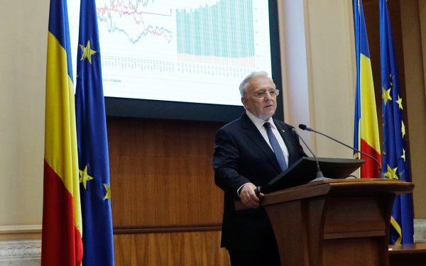 Isărescu, acuzat de intimidare după atacul la Consiliul Concurenței: Se cere anchetă