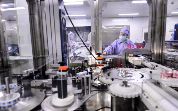 Țestoasele Marine: Roboții Chinezi de la AI4Science sintetizează medicamente rapid