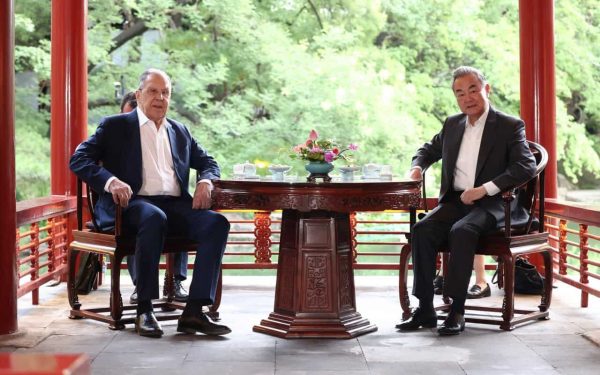 Lavrov la Beijing: Discuții critice despre Ucraina și Orientul Mijlociu