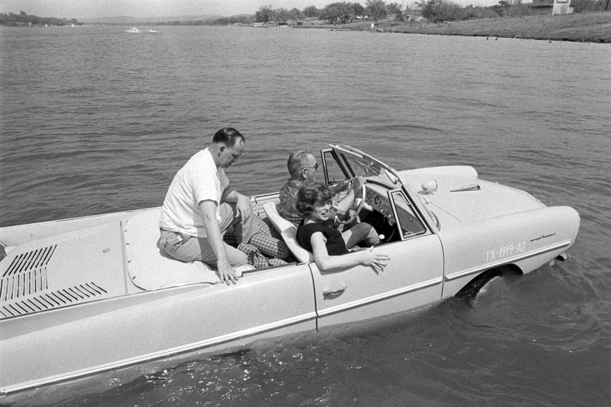 Mașina cu WC pe banchetă: Invenții auto bizare, chiar și-n 1949