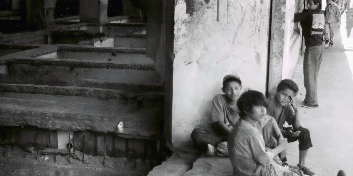 Lege ȘOC: Copii de 12 ani, condamnați pe viață în închisoare