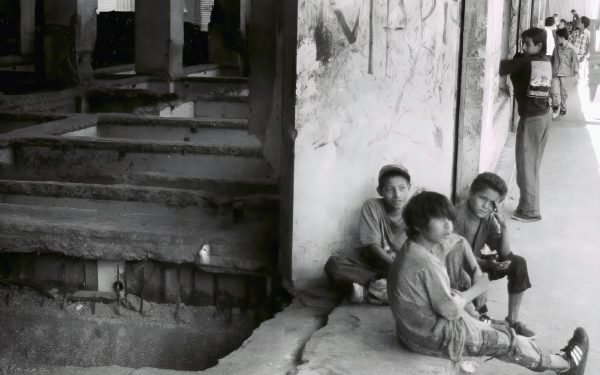 Lege ȘOC: Copii de 12 ani, condamnați pe viață în închisoare