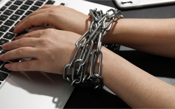 Libertatea online în 2026: Unde e România? Un stat a primit 0 puncte