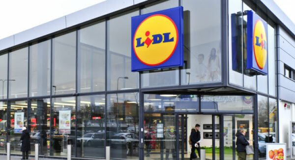 Lidl intră pe piața de telefonie mobilă în România: Concurență cu Orange, Digi și Vodafone