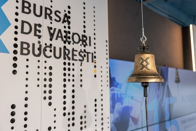 Miza listării companiilor de stat la BVB: Cine trage sforile în România