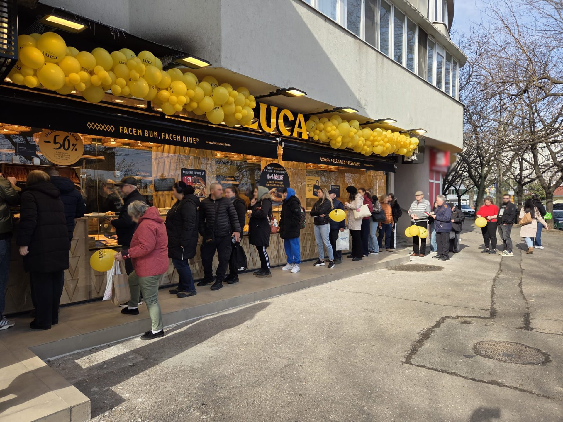 Unul dintre cei mai mari jucători din industria alimentară din România, compania LUCA, a determinat recent o reducere semnificativă a prețurilor pentru mai multe categorii de produse, atrăgând atenția asupra unei tendințe surprinzătoare în această piață extrem de competitivă