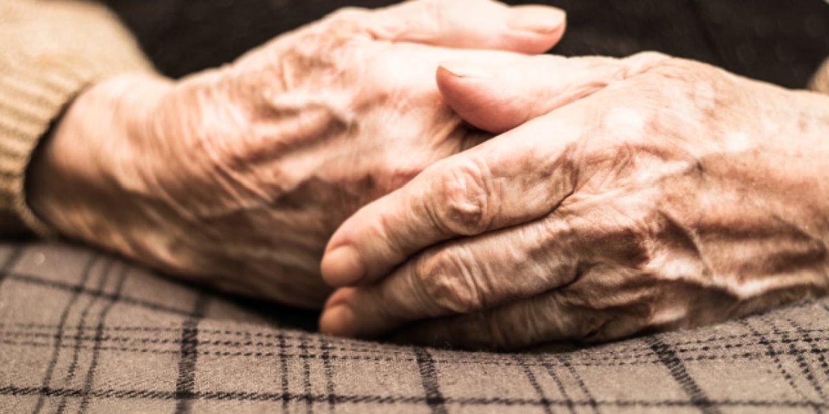 Pensionară, escrocată cu 200.000 de euro de „prieteni” într-o afacere fantomă din Italia