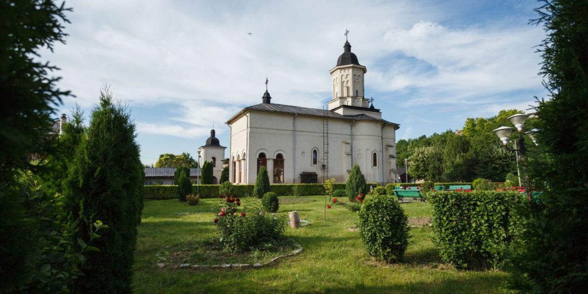 Credincioșii, așteptați la Hlincea: Mănăstirea din Iași își deschide porțile