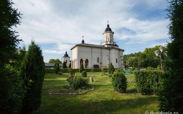 Credincioșii, așteptați la Hlincea: Mănăstirea din Iași își deschide porțile