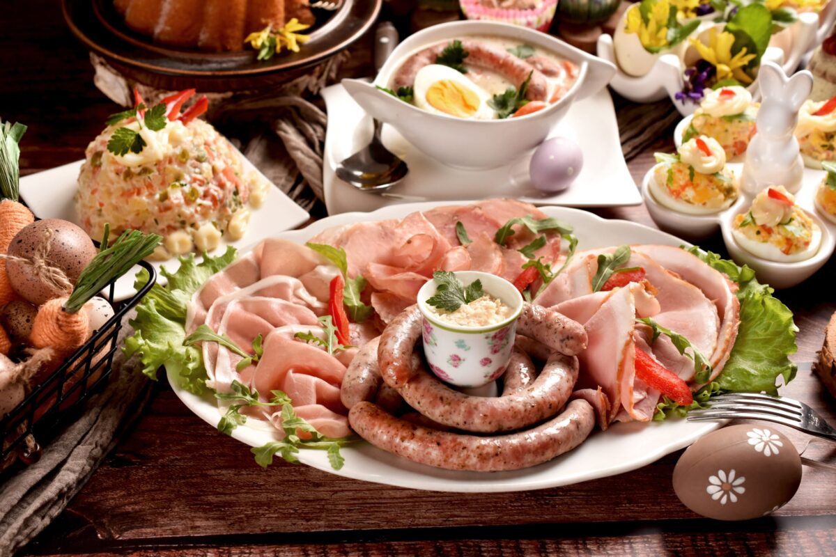 Preparatele tradiționale de Paște, delicioase și bogate, pot reprezenta un pericol pentru cei cu afecțiuni ale vezicii biliare