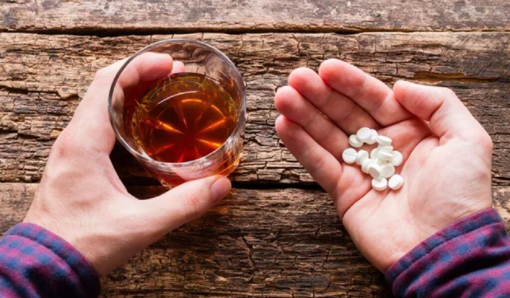 Atenție! Antiacide și antiinflamatoare după alcool: Pericol pentru sănătate