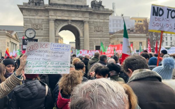 Naționaliștii europeni protestează la Milano față de migranți și „regulile UE”