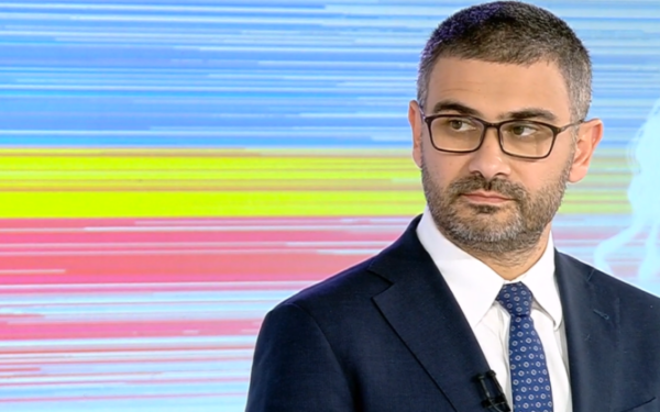 Atenție, PENSII MĂRITE de două ori! Ce aduce schimbarea vârstei de pensionare?